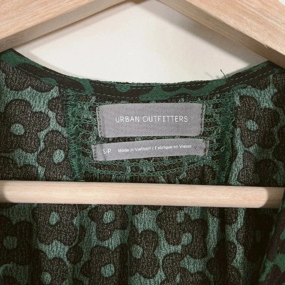 URBAN OUTFITTER | GREEN ANNA  CREPE WRAP MINI DRESS - Picture 9 of 15